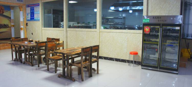 华隆商务宾馆(阿拉尔威尼斯商业街店)图片