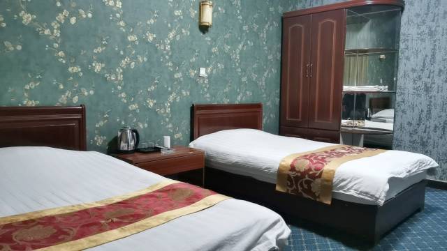 叶城路路通宾馆