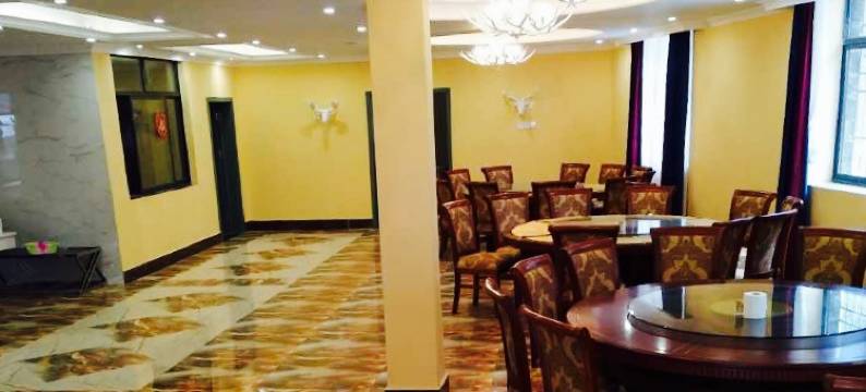 丹巴坐佛山庄度假酒店图片