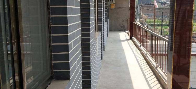 平定积源成观湖客栈图片