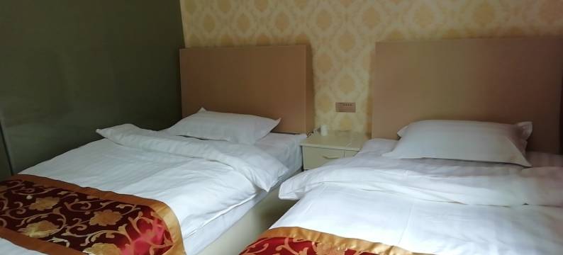 兴仁鑫华宾馆图片