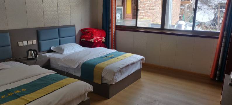 宝兴香巴拉藏寨宾馆图片