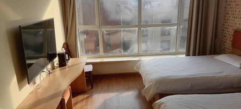 通化星月快捷酒店(欧亚购物中心万达店)图片