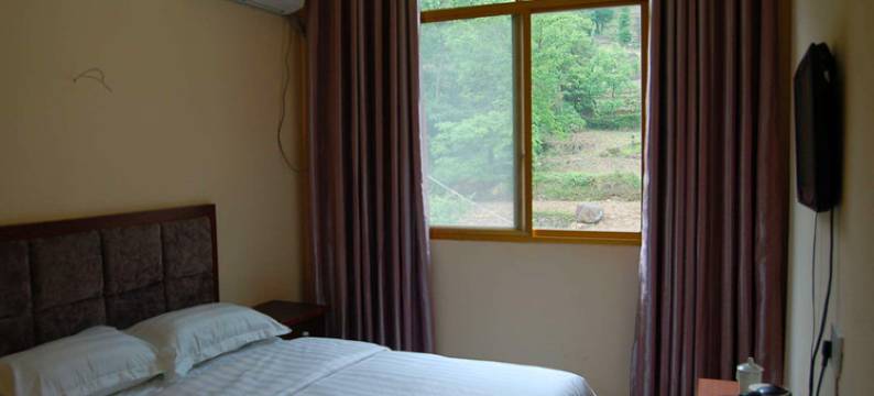 雷波马湖骏景酒店图片