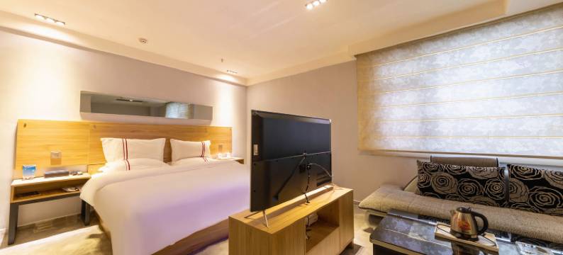 海东好来家品质酒店(西宁曹家堡机场店)图片