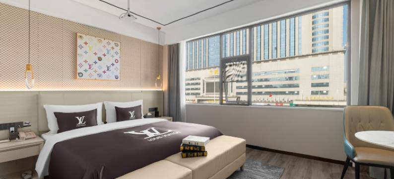 尊上酒店(长沙万家丽广场地铁站店)图片