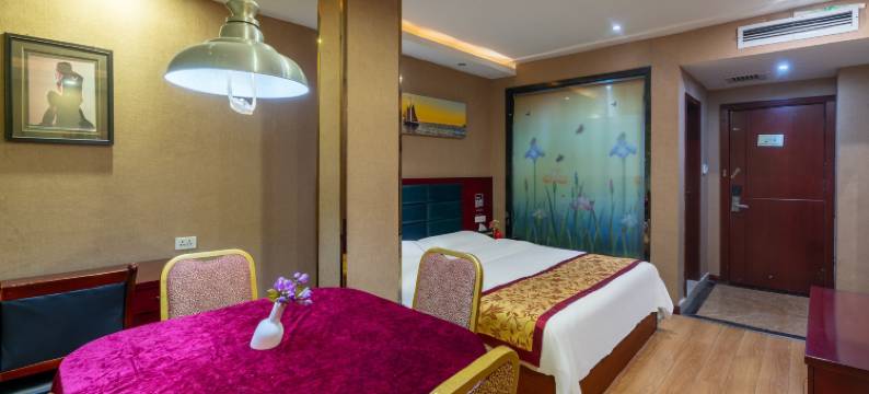 大方四月天假日酒店图片