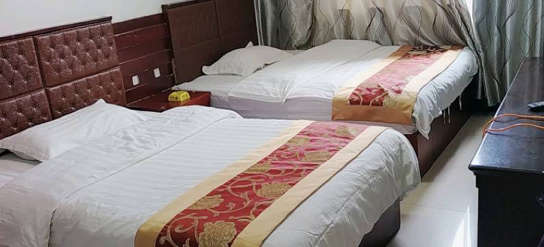 弥勒艺鑫宾馆(湖泉生态园店)图片