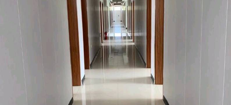 达里湖南岸曼陀山饭店图片