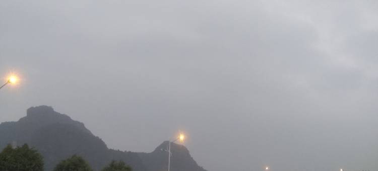 德悦商务酒店(德保财富店)图片