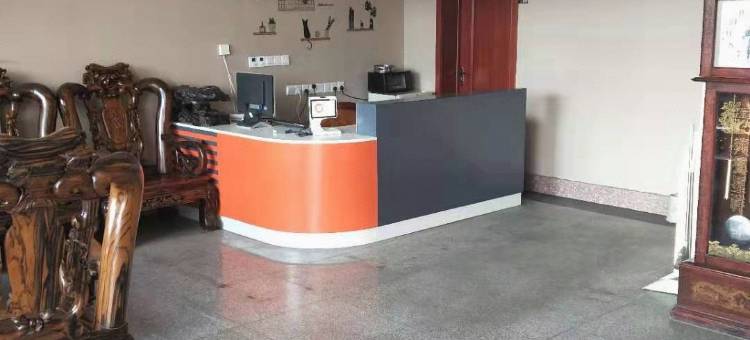 丽兴佳日商务宾馆(莱西高铁站店)图片