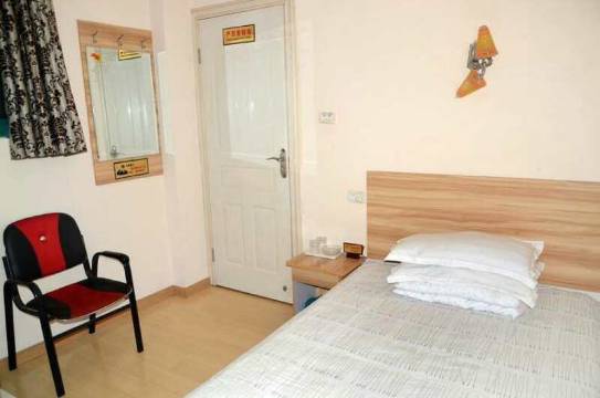 美佳住宿(武汉玉龙路地铁站店)