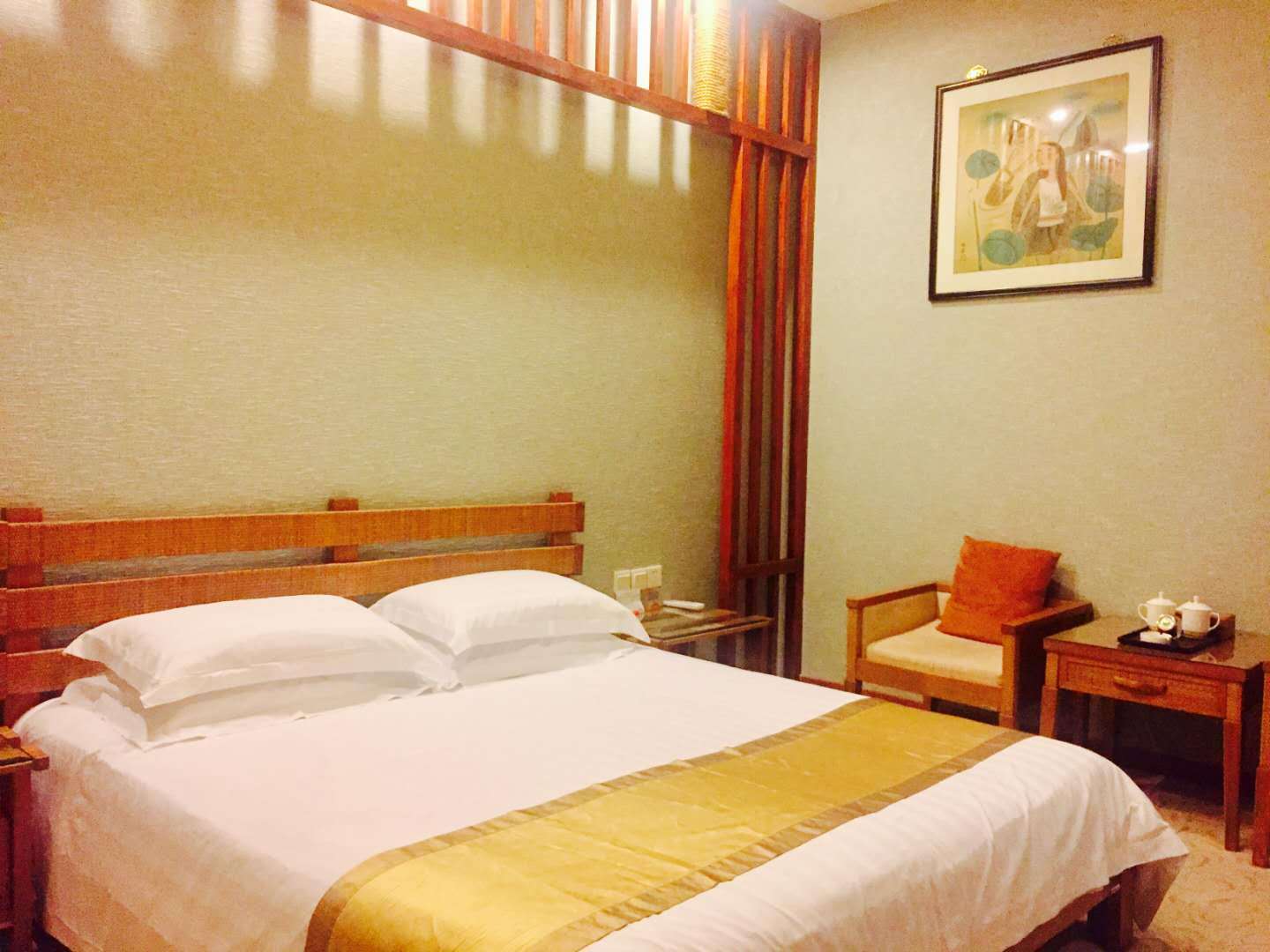 Herun Shijia Holiday Hotel Over view