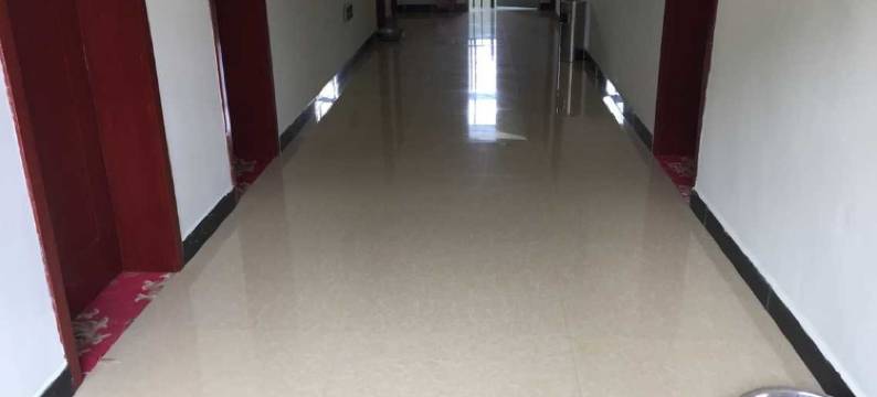 德钦康盛商务酒店图片