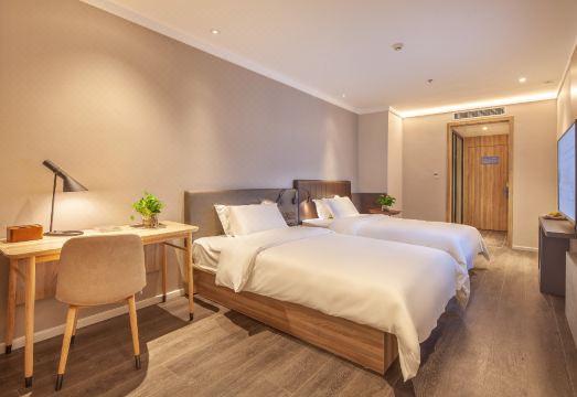 HanTing Premium Hotel (Qingdao North Railway Station Yongping Road Subway Station) Hotel Overview