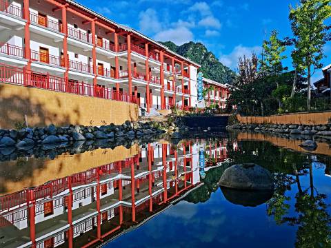 太白云裳假日民宿