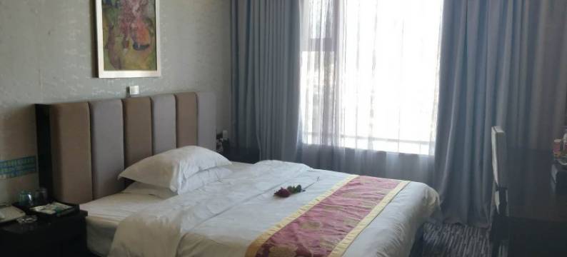 陆川城市之家精品酒店图片