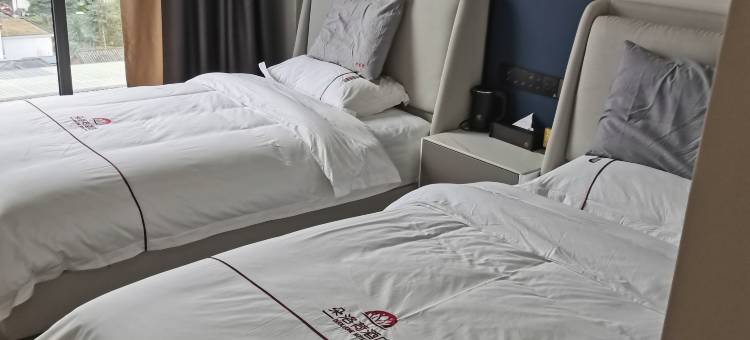 布拖朵洛荷大酒店图片