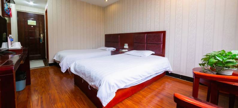 西安彩虹快捷酒店(西安纺织城地铁站唐都医院店)图片