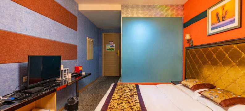 红太阳宾馆(乌鲁木齐地窝堡机场新天润罗马天街店)图片