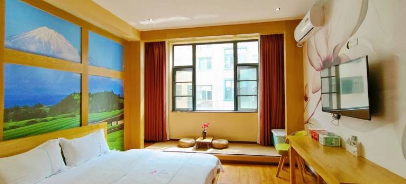 曲靖月下荷塘主题酒店图片