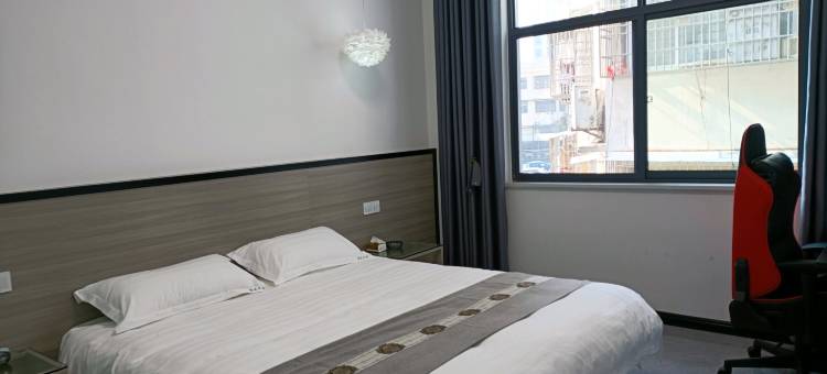 豫楚电竞宾馆(潜江中医院店)图片