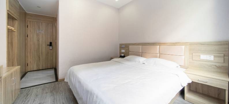 乾鑫假日酒店(上海静安大融城店)图片