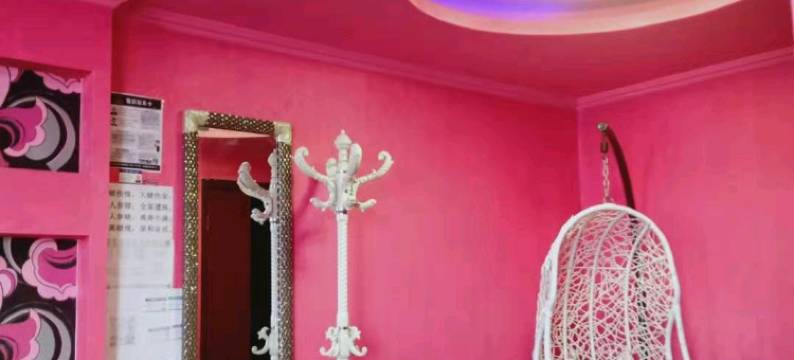 乌鲁木齐第1站主题宾馆(新疆职业大学喀什路校区粮校市场店)图片