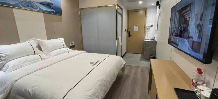 云悦国际酒店(武汉天河国际机场恒大影城店)图片
