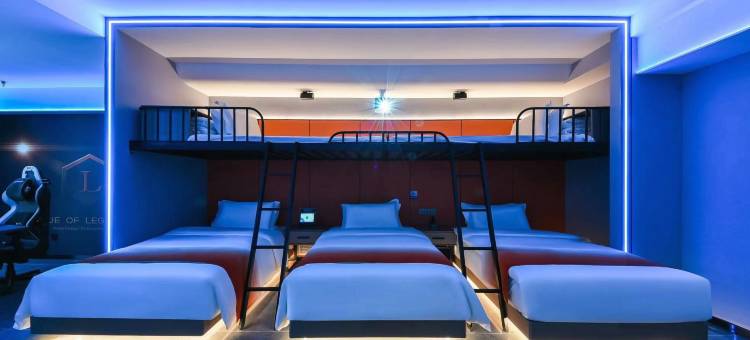 叶与晨电竞电影酒店(火车站塔坛店)图片