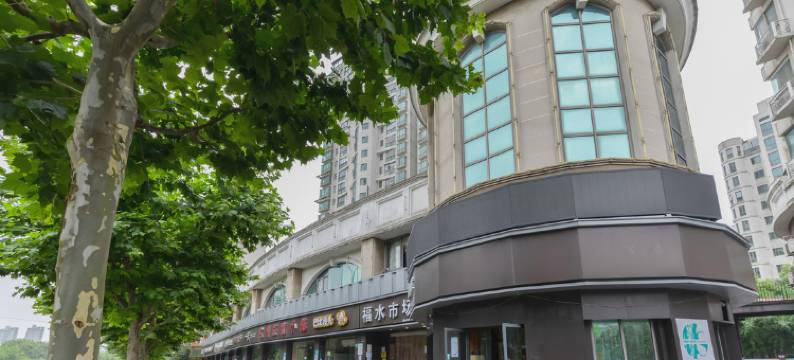 芭比伦电竞酒店(上海李子园地铁站店)图片