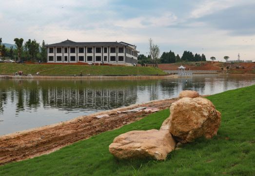 Chongyang Xizhuang Resort Hotel Overview