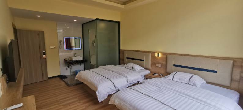 富宁家多宝宾馆图片