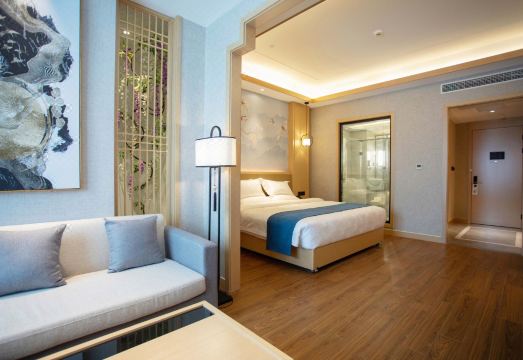 GreenTree Eastern Hotel (Hua County Wuzhou New Era Plaza) Hotel Overview