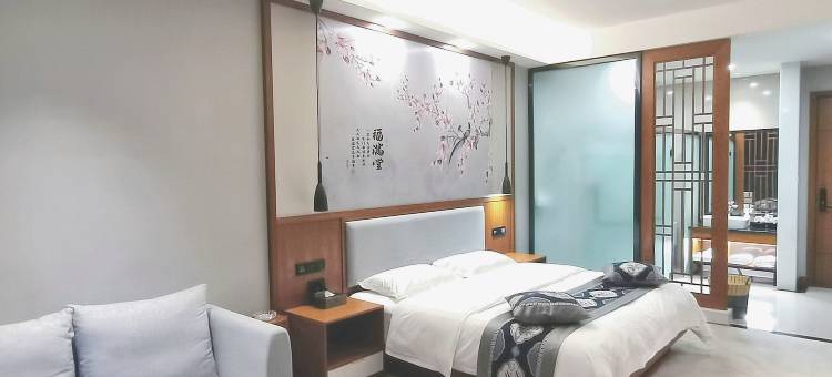 孟连煌冠大酒店图片