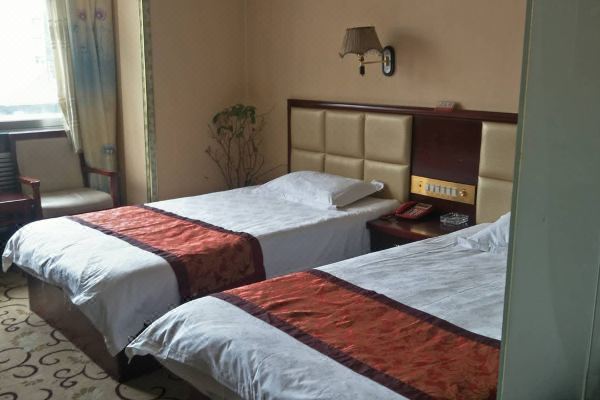 选择房间装修时间:2018合作华辰宾馆位于合作市念钦街砖瓦厂家属院