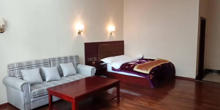 谢通门谢雄朗泉酒店