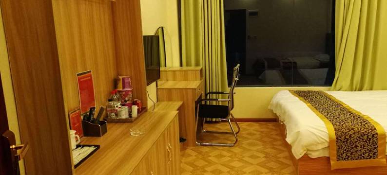 炉霍龙腾大酒店图片