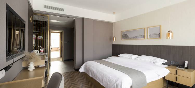 华亭华融TIME酒店图片