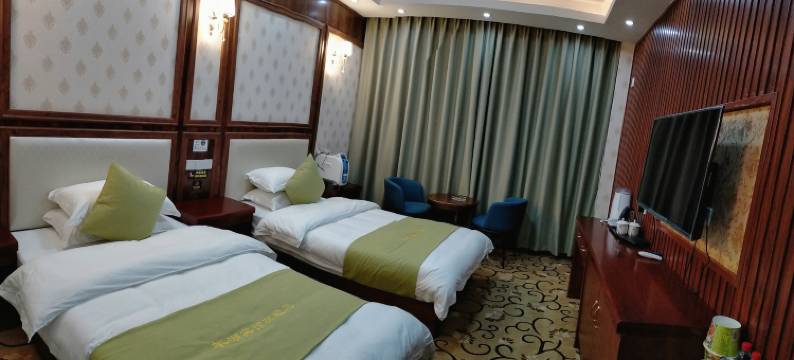 浪卡子羊湖酒店图片