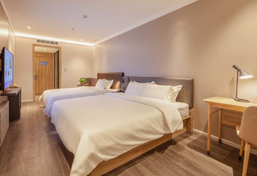 HanTing Premium Hotel (Qingdao North Railway Station Yongping Road Subway Station) Hotel Overview