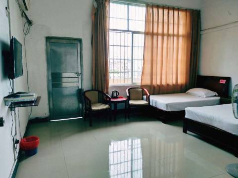 东兴文城宾馆(城东汽车客运站店)