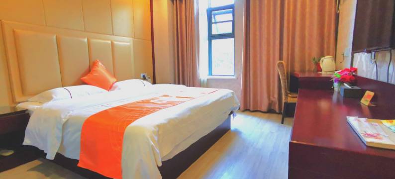 洪源假日酒店(百联奥特莱斯广场腾龙大道地铁站店)图片