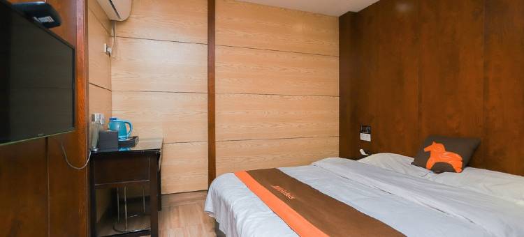 骏怡连锁酒店(贵阳八鸽岩路地铁站店)图片