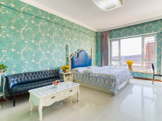 时尚风情主题宾馆(凤城银座公寓店)