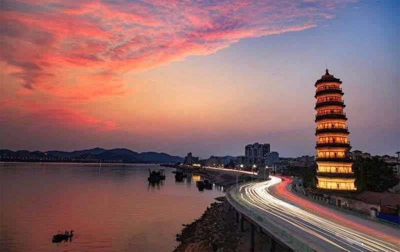 豪廷商务酒店(肇庆端州七星岩景区店)图片