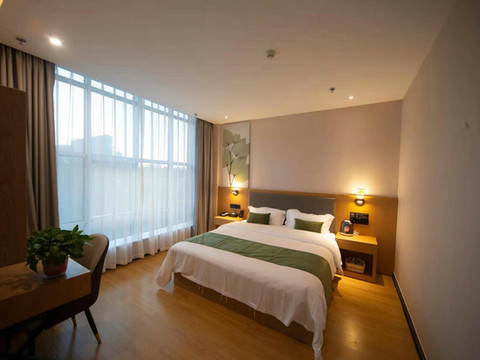 格林豪泰智选酒店(长垣亿隆广场市政府店)