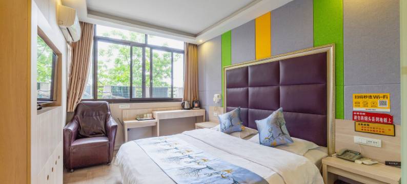 云泊酒店(武汉科技大学青山校区科普公园地铁站店)图片