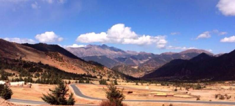 八宿悦莱酒店图片