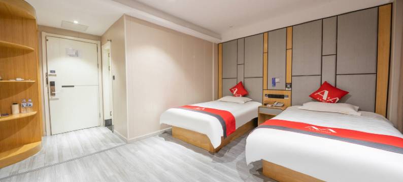 AA连锁酒店(衢州国金中心水亭门店)图片